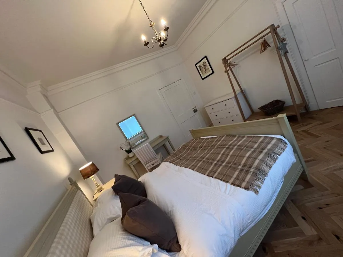 Wm Garden Cottage Edinburgh 0*,  United Kingdom