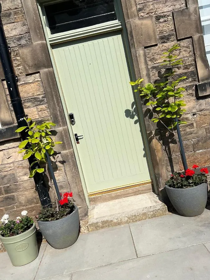Daire Wm Garden Cottage Edinburgh