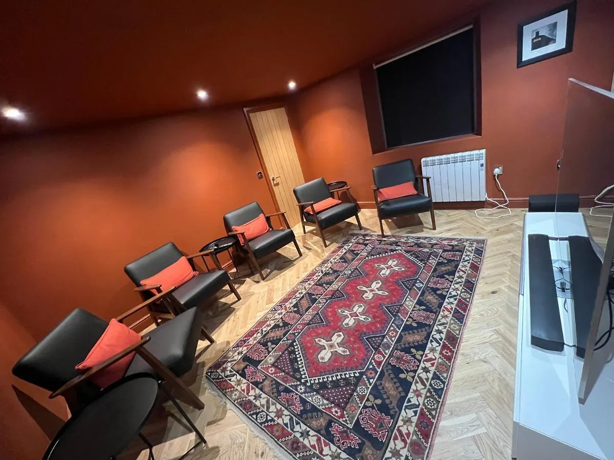 Wm Garden Cottage Edinburgh 0*,  Birleşik Krallık